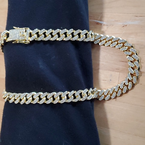 Brand New Golden Bling Bling Cuban Link Necklace - Picture 1 of 9